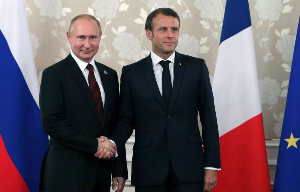 Rencontre entre Poutine et Macron en Russie : succès diplomatique ou humiliation politique ?